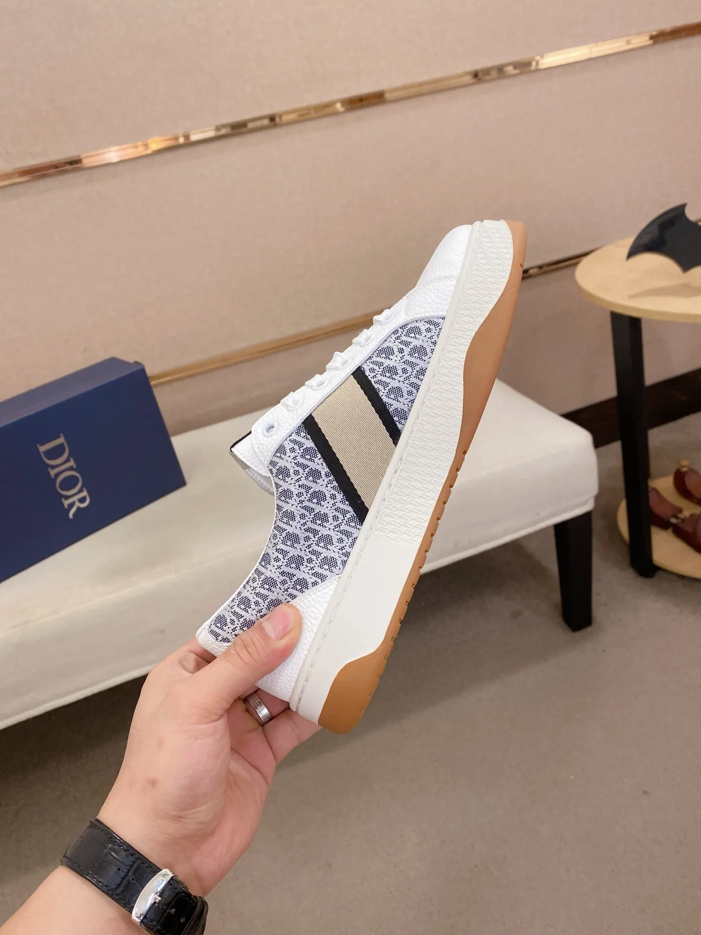 Men's men's shoes 💰 400💰🇮🇹🇮🇹Dior D new model is on sale at the same time, upper 🇮🇹Imported stretch fabric from Italy Fully imported sheepskin lining💪💪, completely 1⃣️ to 1⃣️🇮🇹💪💪, ⚠Sole: Original sole provided by the original factory, exclusive movable molded sole super comfortable, ⚠Original factory follow-up, 🔍🔍high quality, you can come in and out at will, welcome to compare⚠. Code number: 38-44 (45 is custom-made and cannot be returned or exchanged)